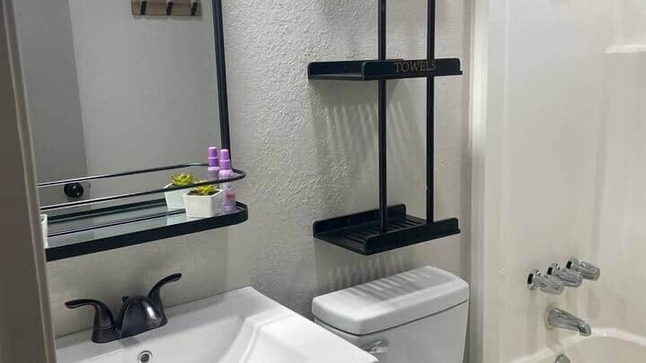 Photo of Bathroom in Hugo