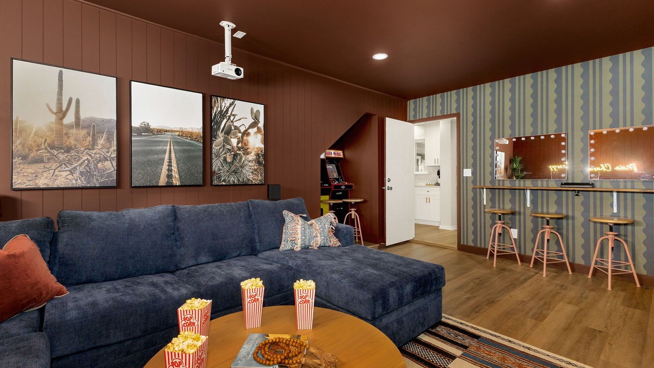 Photo of Livingroom in West Congress