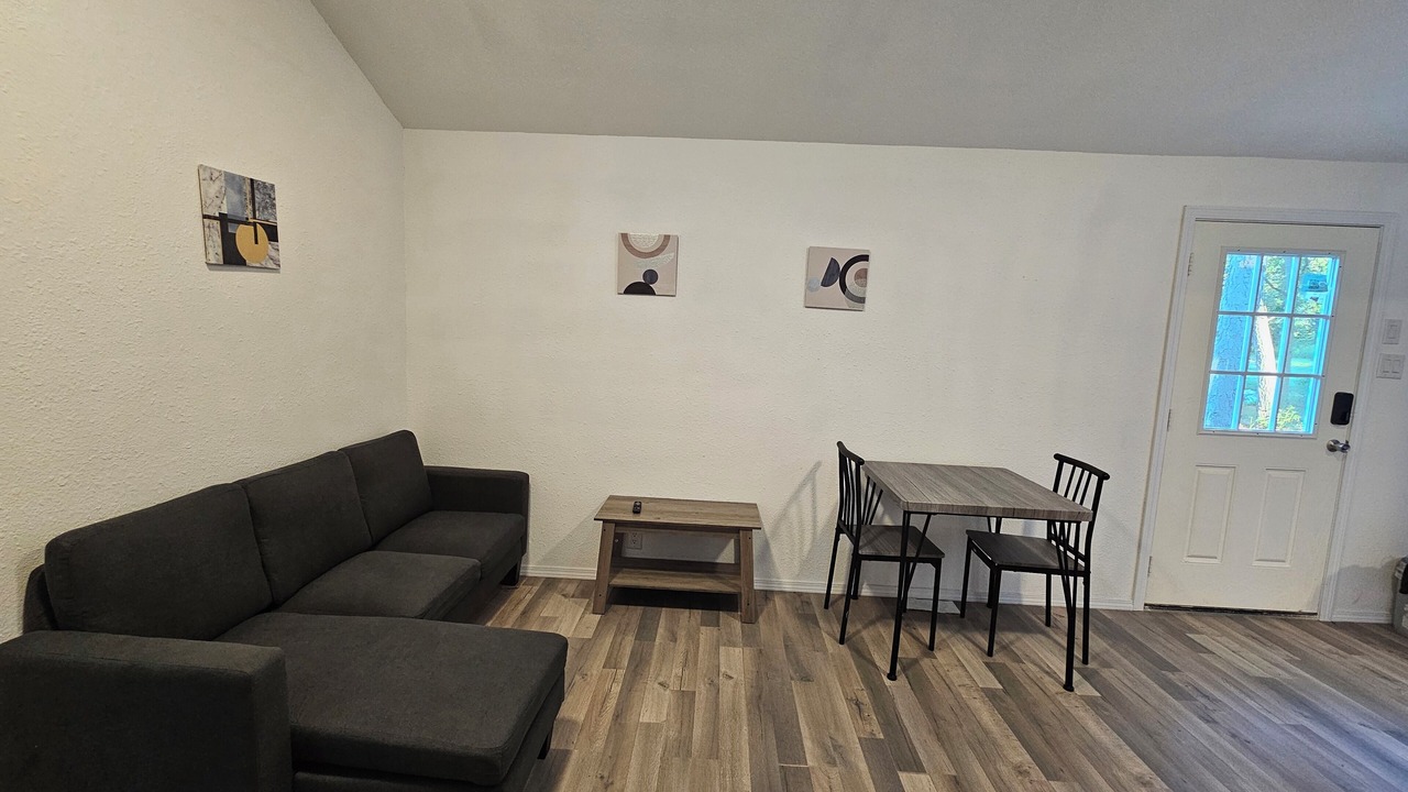 Photo of Livingroom in Tyler