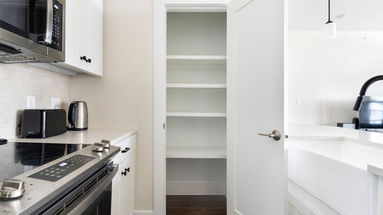 Photo of Kitchen in Scofield Farms