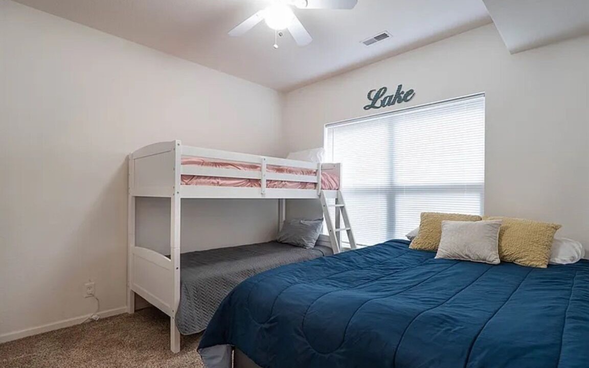 Photo of Bedroom in Camdenton