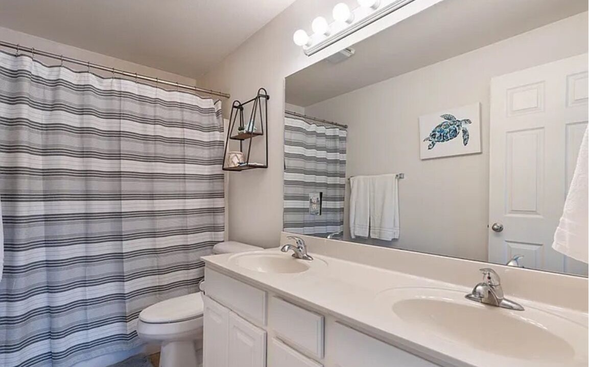 Photo of Bathroom in Camdenton