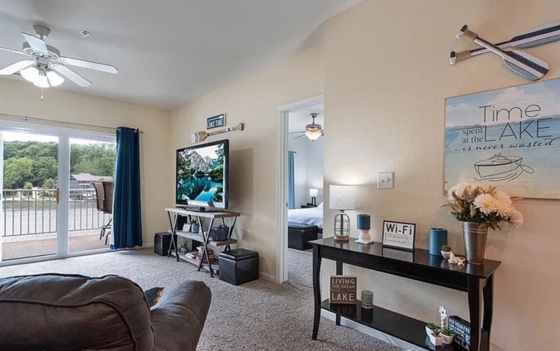 Photo of Livingroom in Camdenton