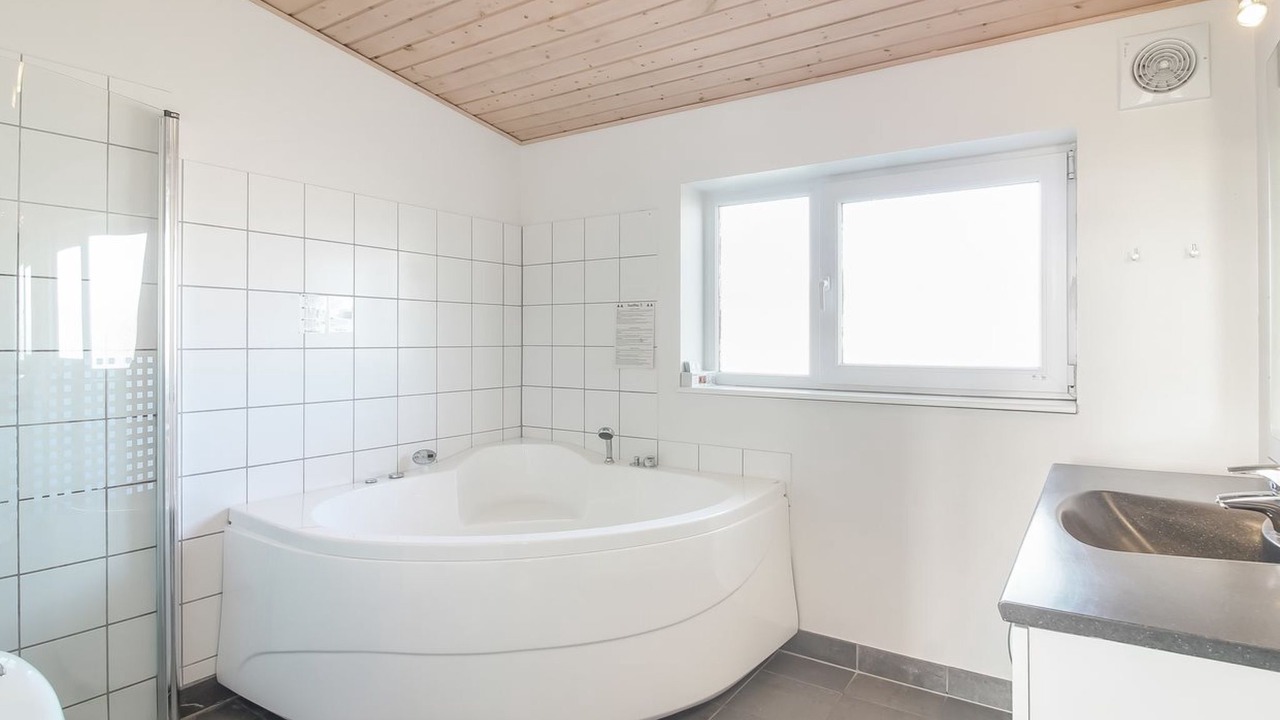 Photo of Bathroom in Lokken