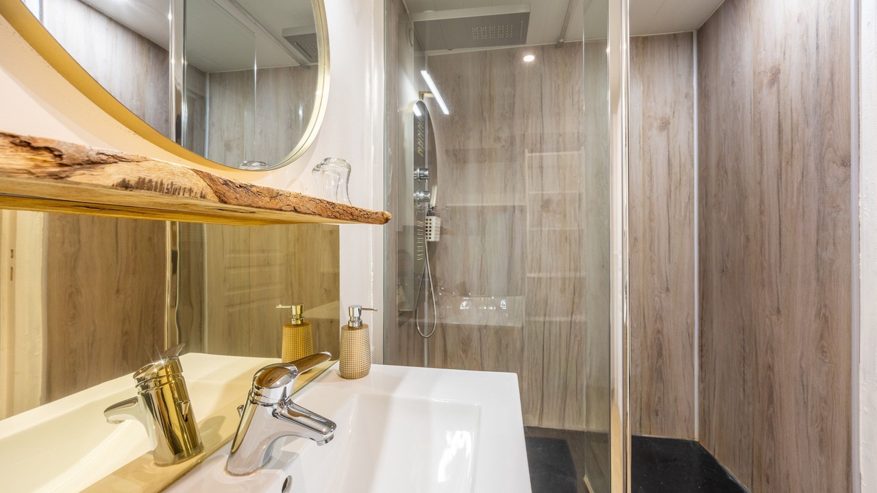 Photo of Bathroom in Saint-Michel-Mont-Mercure