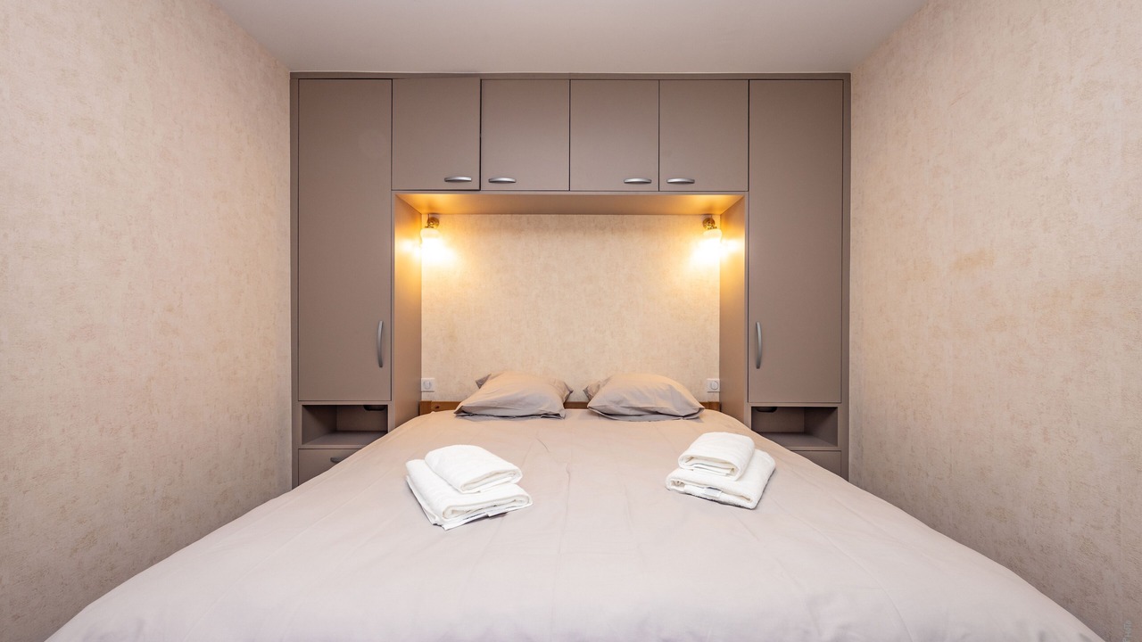Photo of Bedroom in Castelnau-de-Montmiral