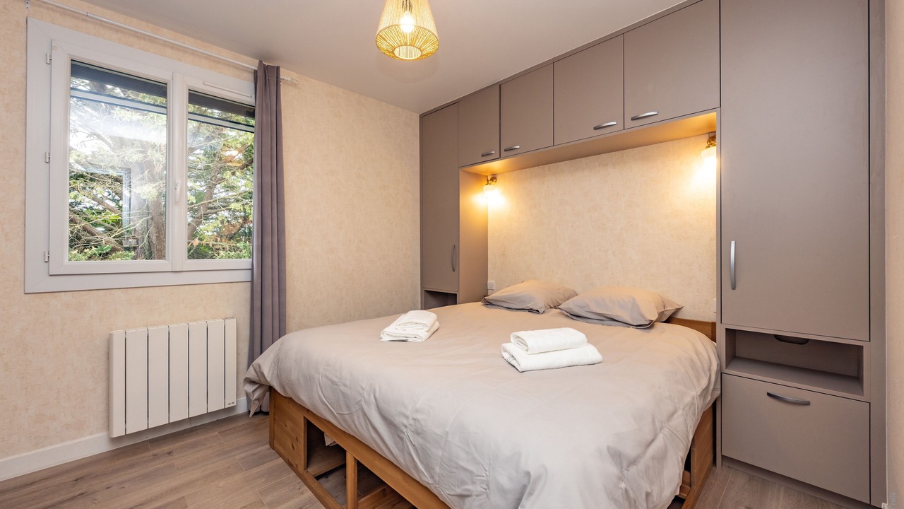 Photo of Bedroom in Castelnau-de-Montmiral