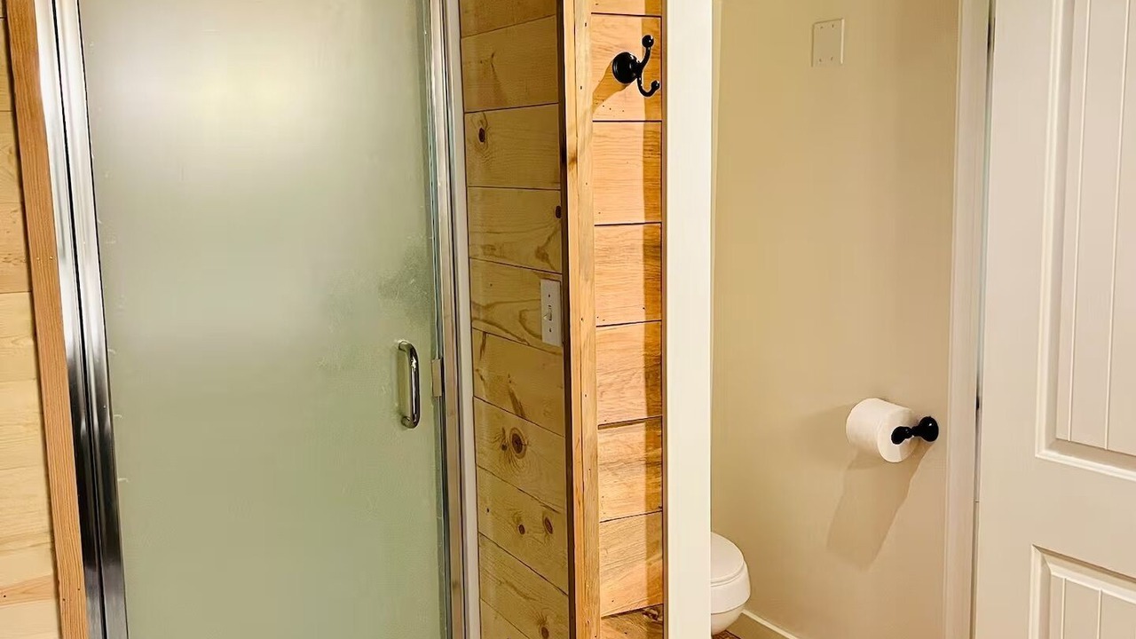 Photo of Bathroom in Zigzag