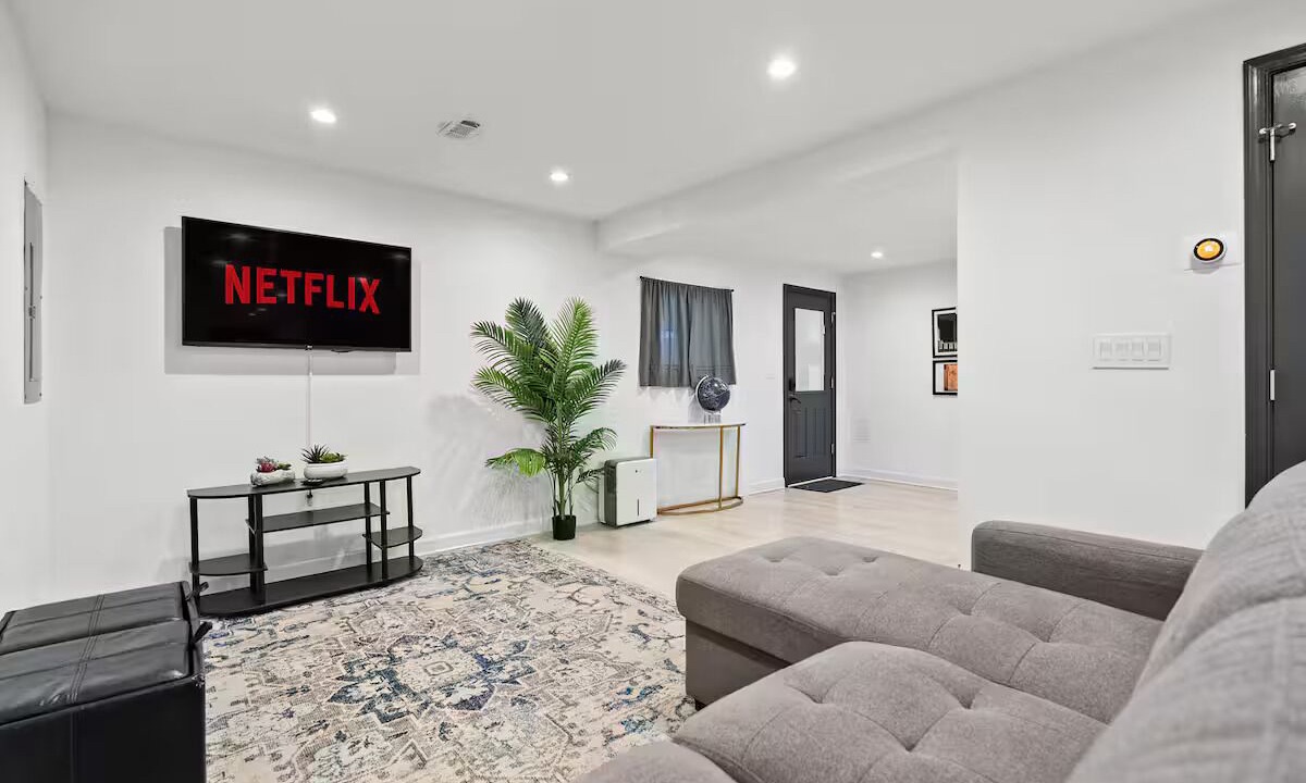 Photo of Livingroom in Columbia Heights