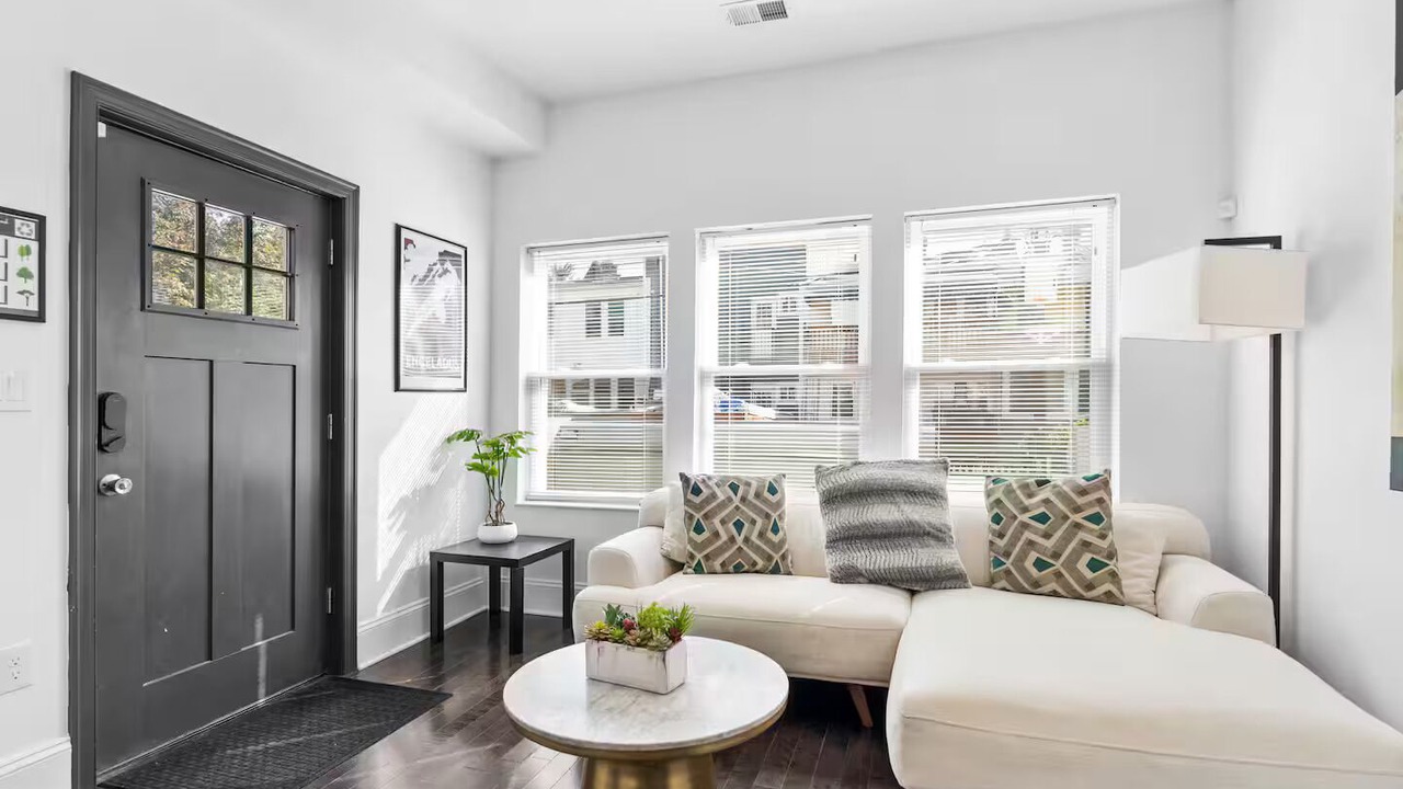 Photo of Livingroom in Columbia Heights