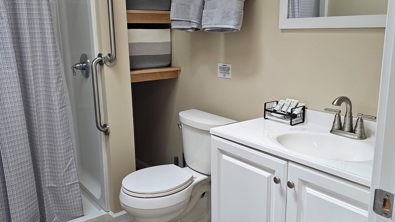 Photo of Bathroom in Mastic