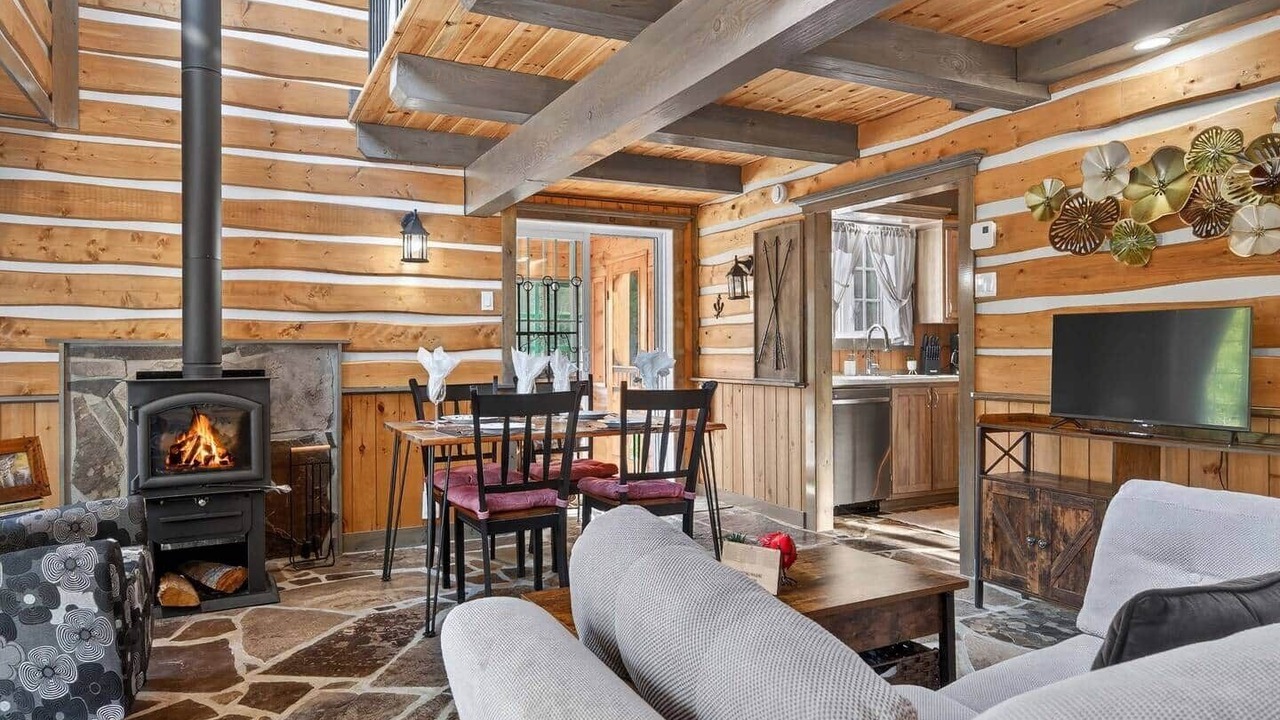 Photo of Bedroom in Saint-Alexis-des-Monts