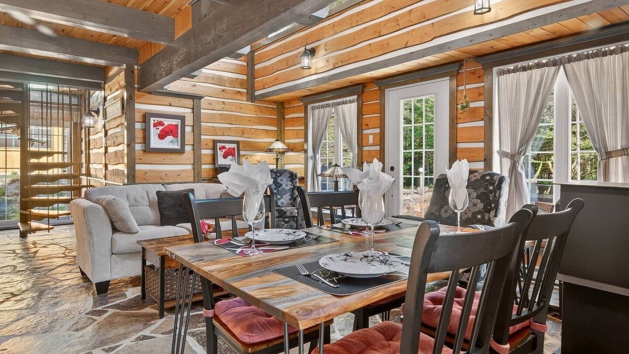 Photo of Livingroom in Saint-Alexis-des-Monts