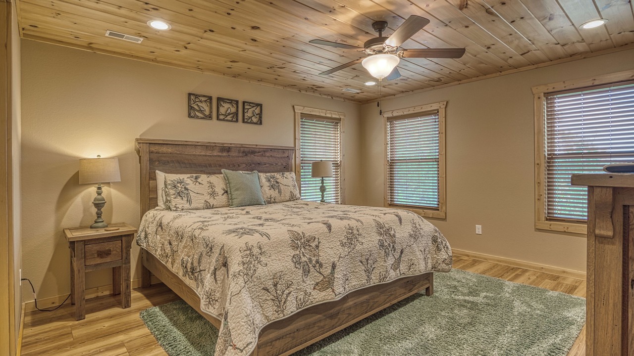 Photo of Bedroom in Wears Valley