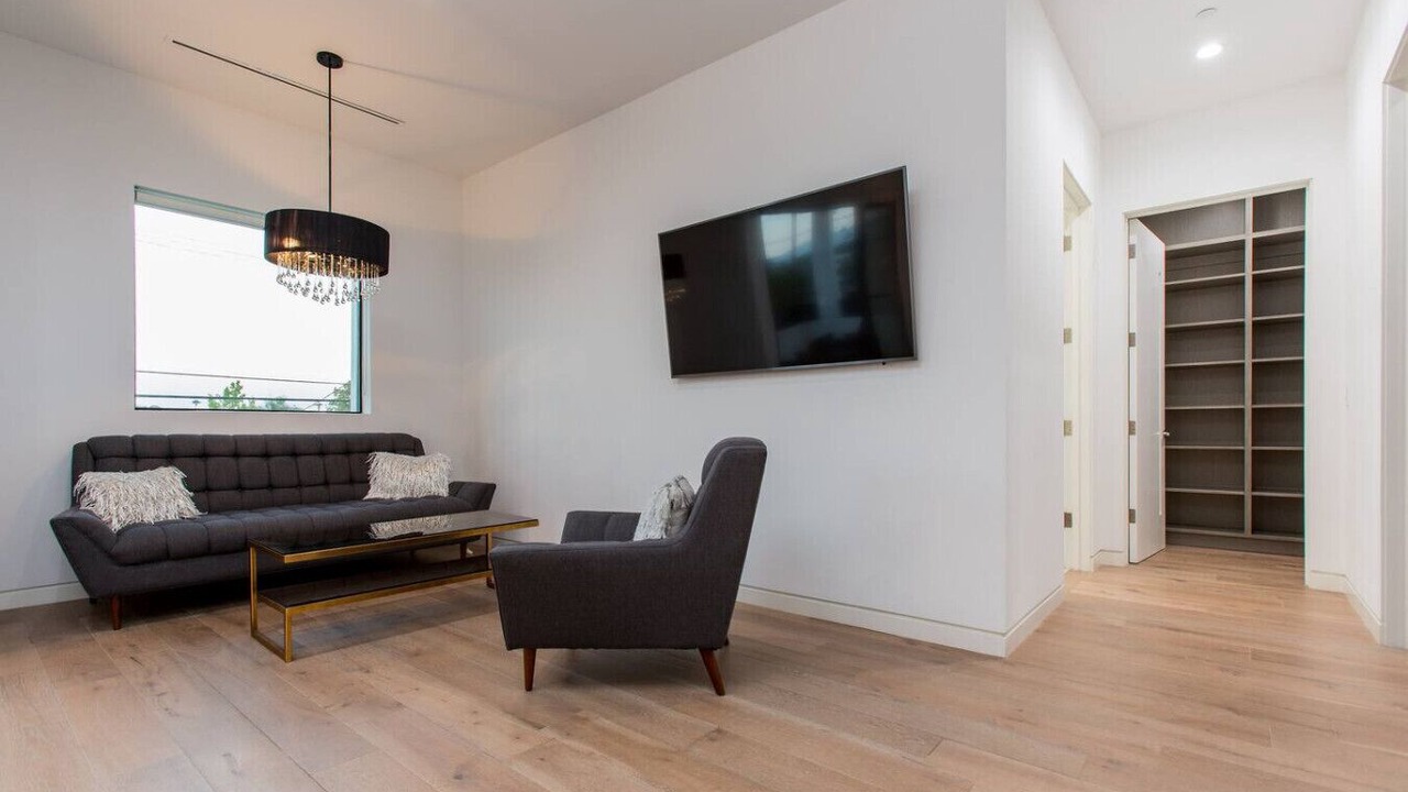 Photo of Livingroom in Melrose