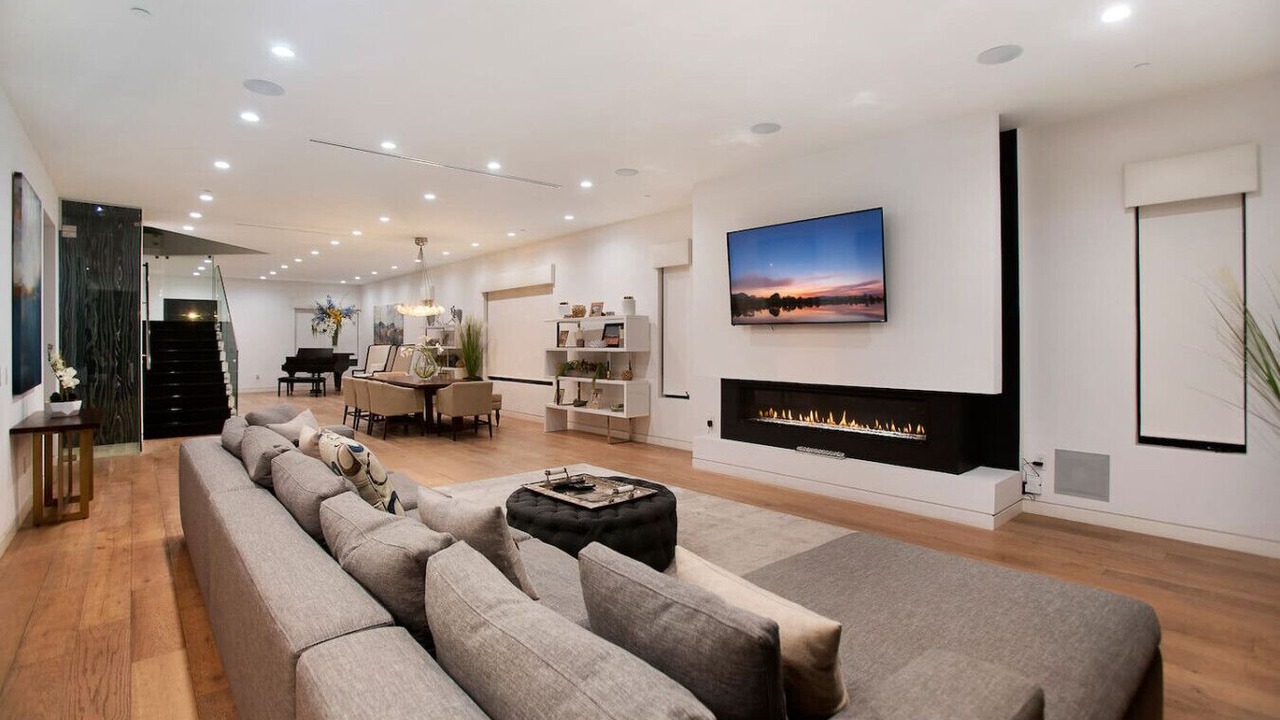 Photo of Livingroom in Melrose