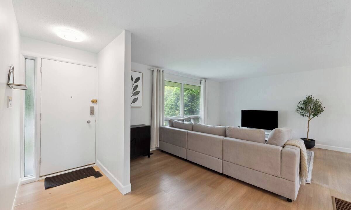Photo of Livingroom in Ottawa Division