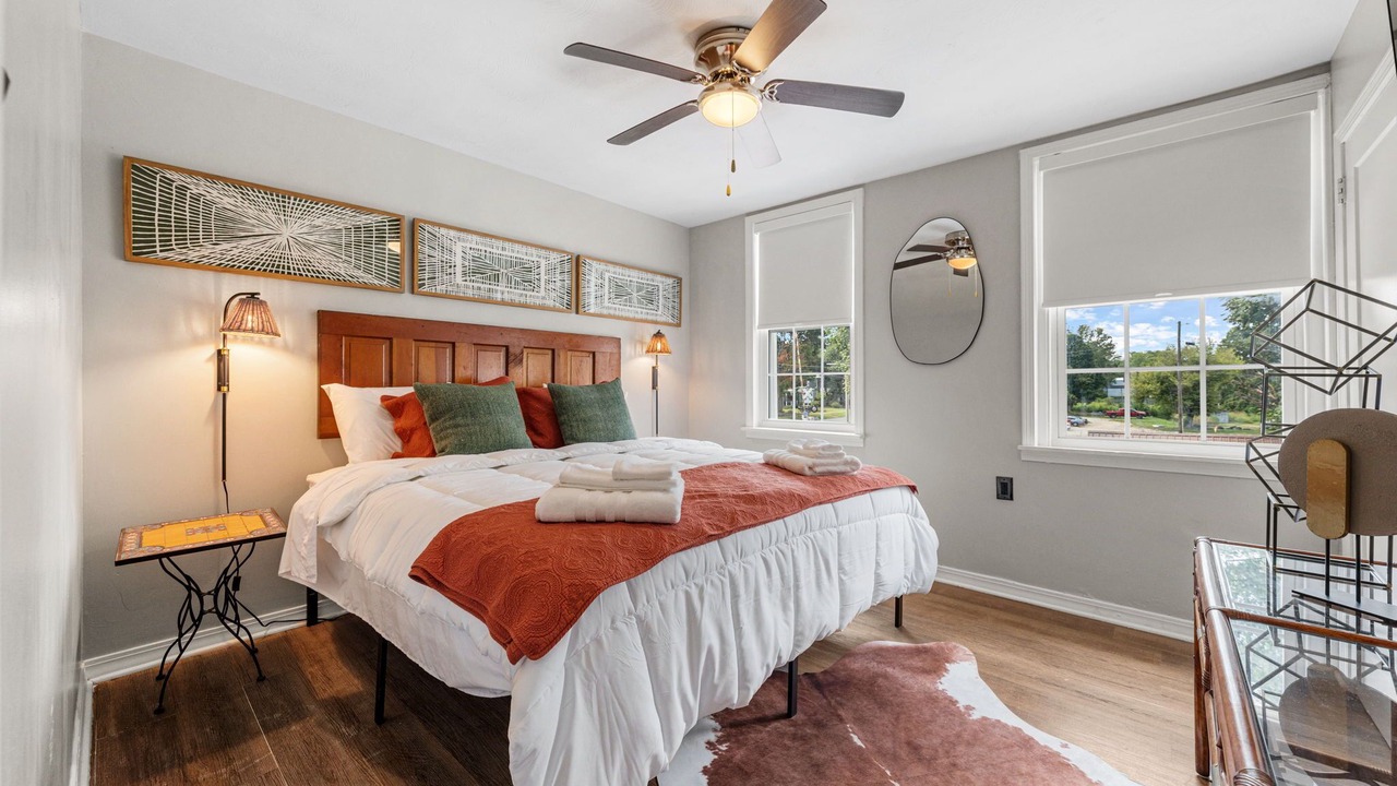 Photo of Bedroom in Cave City