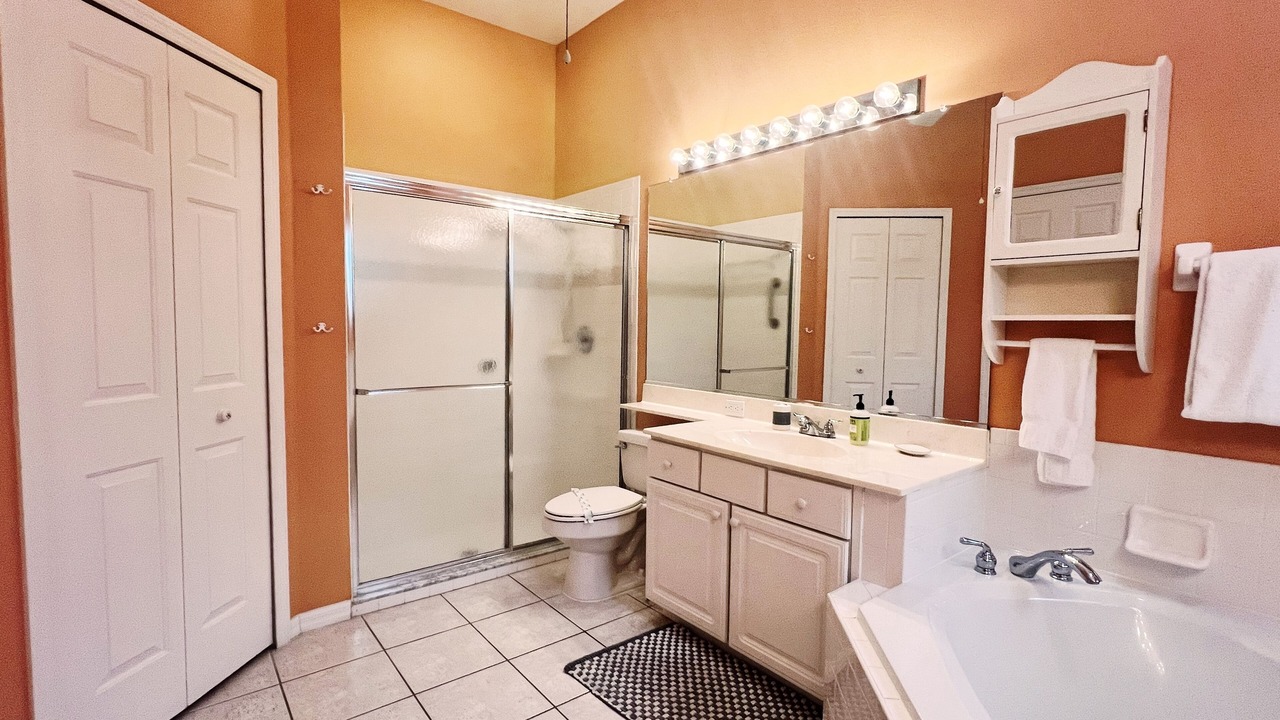 Photo of Bathroom in River Pointe