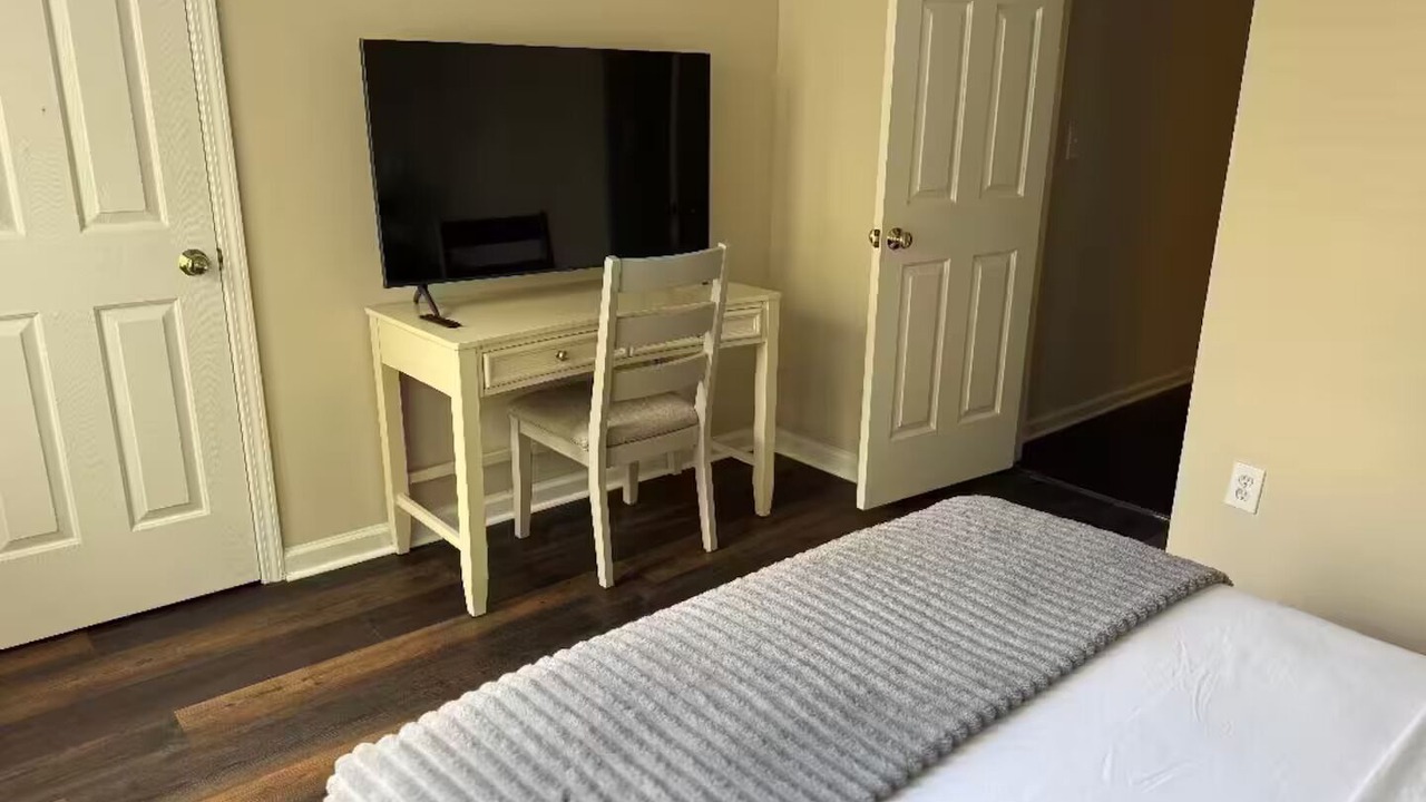 Photo of Bedroom in Gwinnett Place
