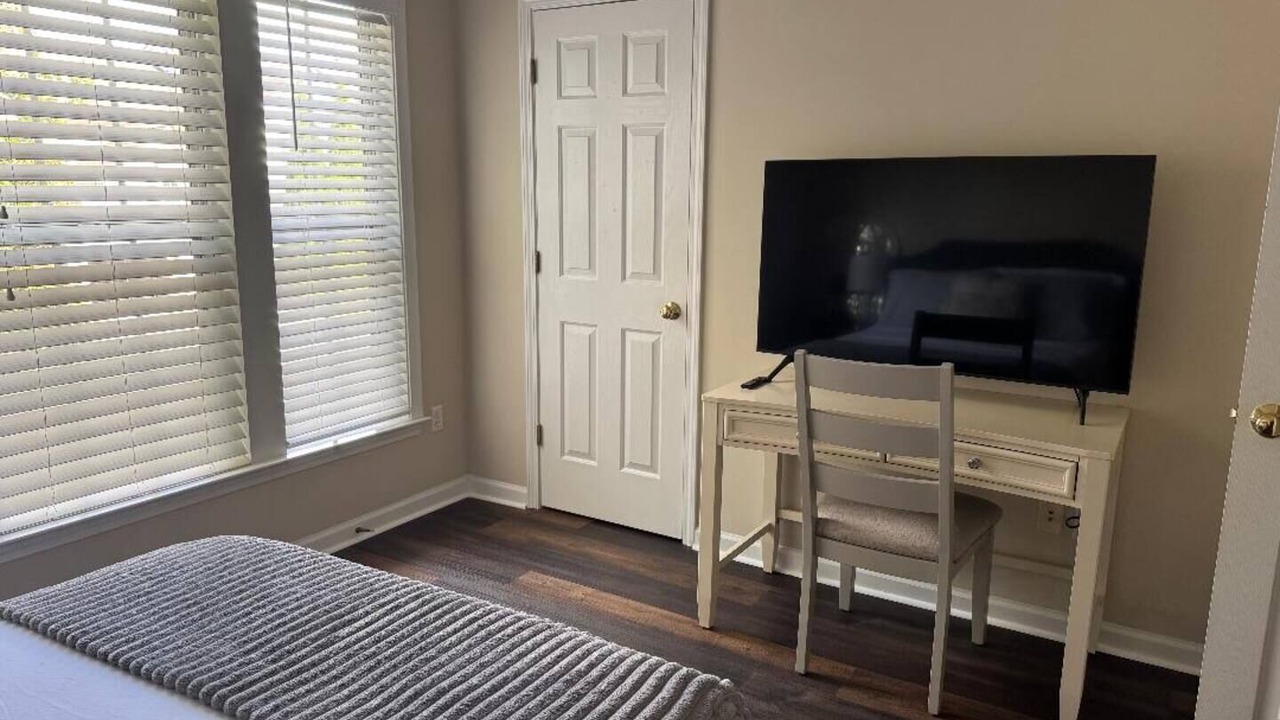 Photo of Bedroom in Gwinnett Place