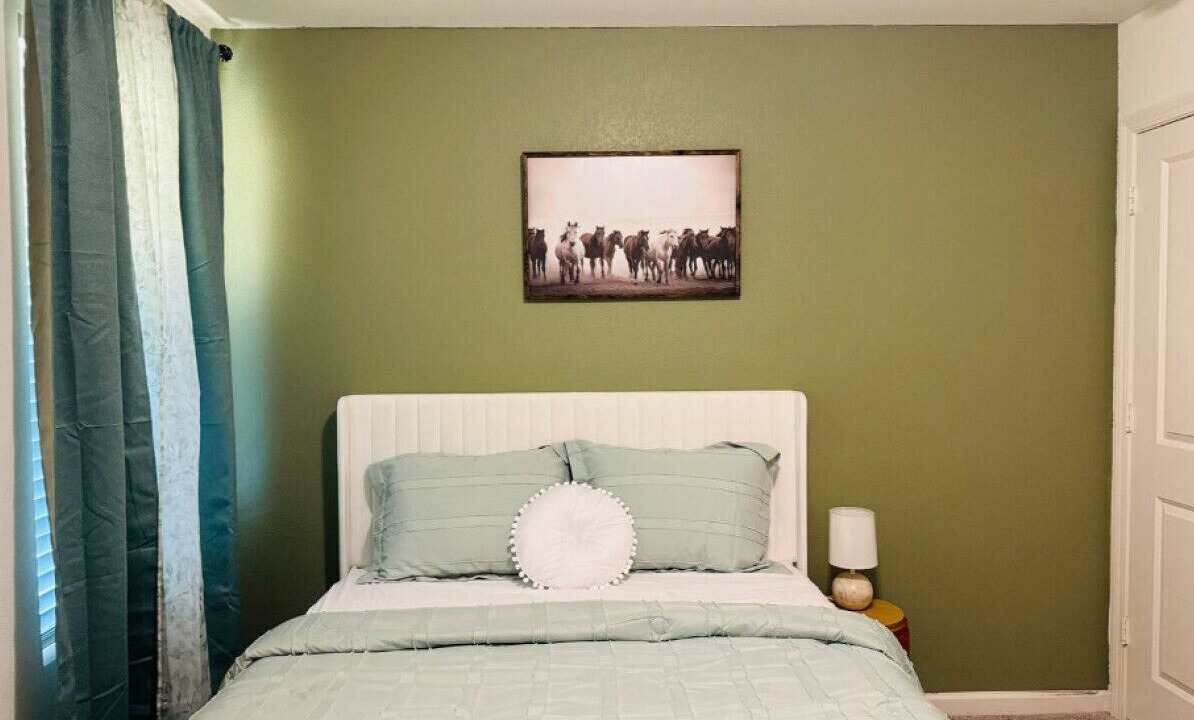 Photo of Bedroom in Crowley