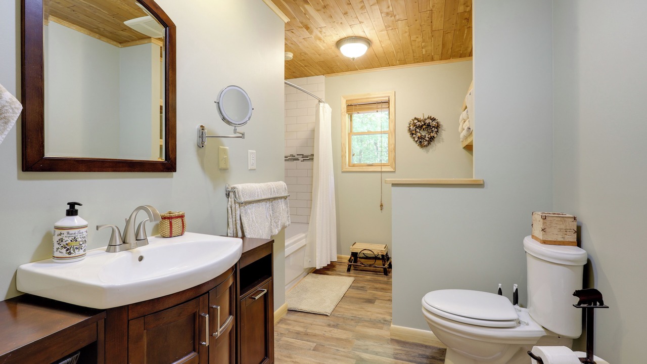 Photo of Bathroom in Jay