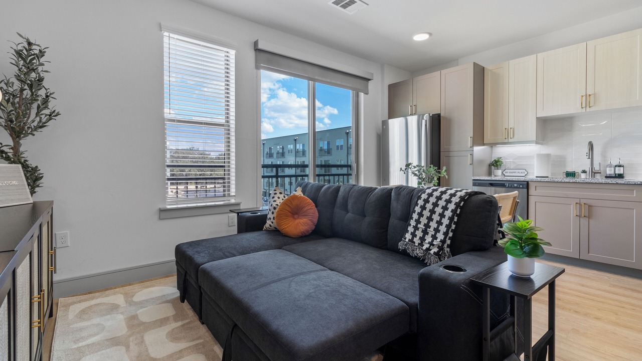 Photo of Livingroom in McNeil