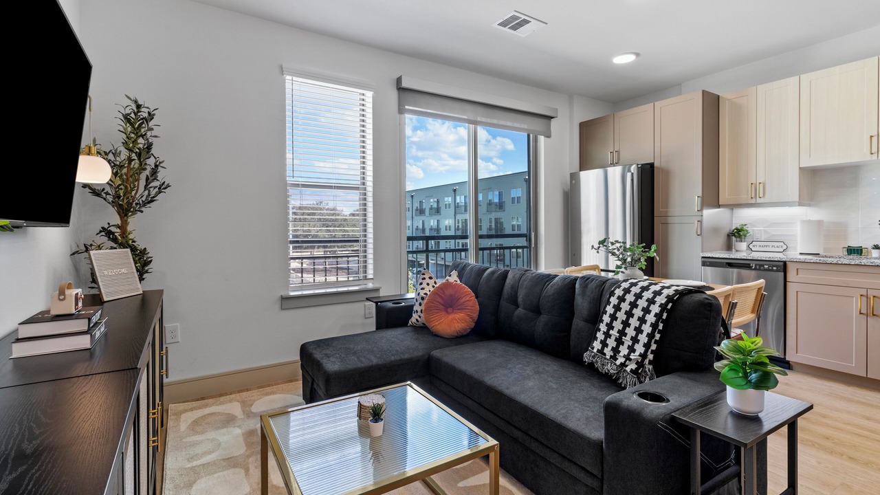 Photo of Livingroom in McNeil