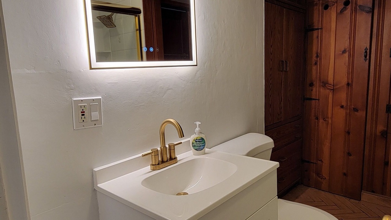 Photo of Bathroom in Valley