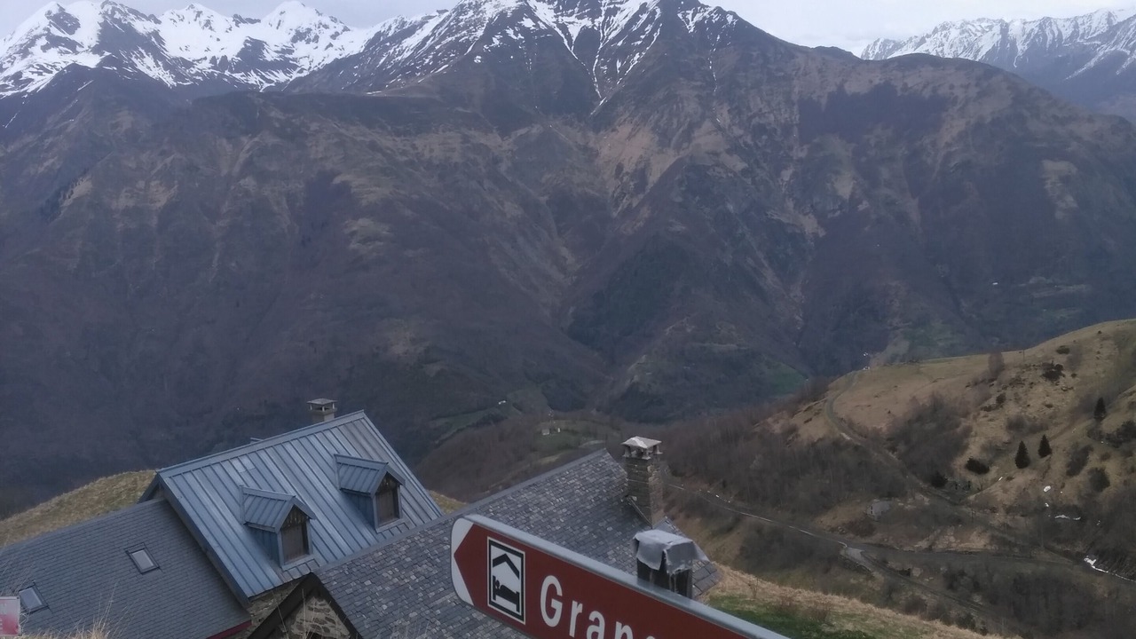 Photo of Others in Grust