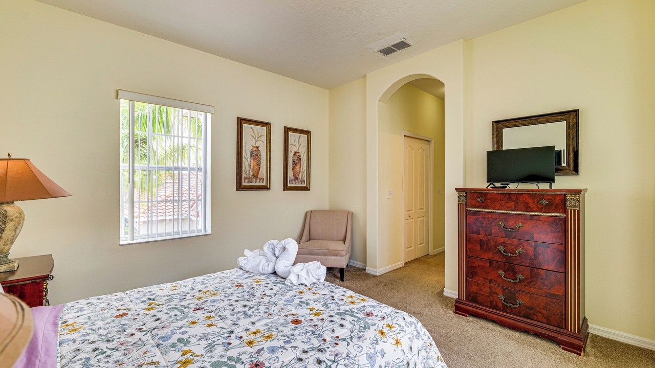 Photo of Bedroom in Tuscan Hills