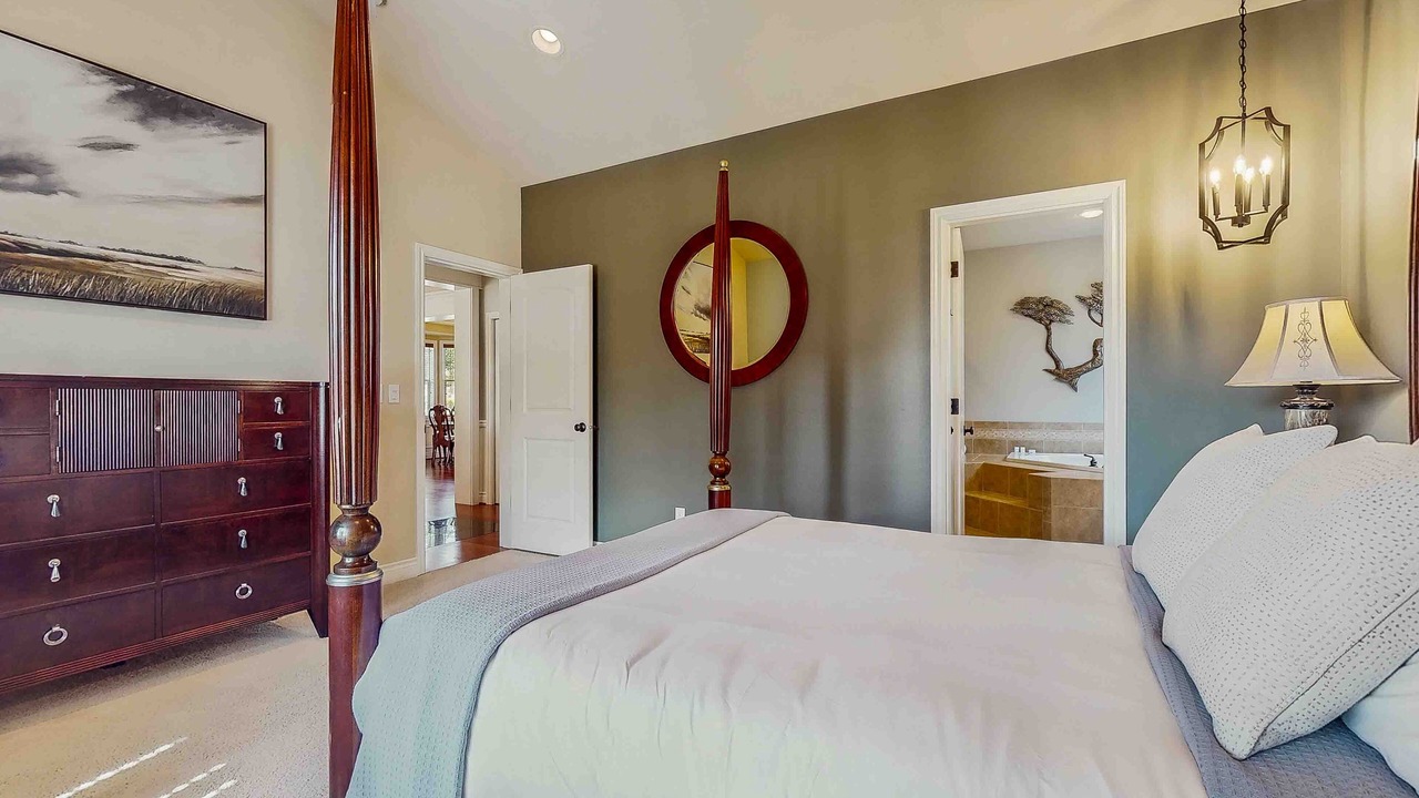 Photo of Bedroom in Enumclaw