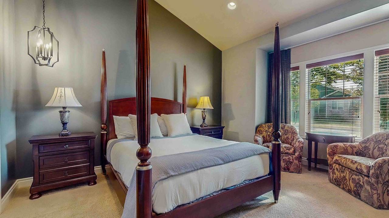 Photo of Bedroom in Enumclaw