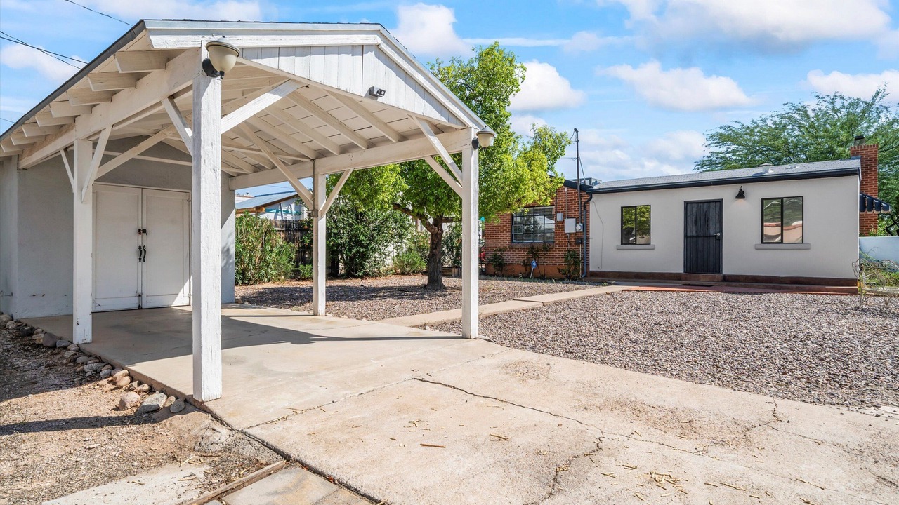 Photo of Outdoor in Sam Hughes