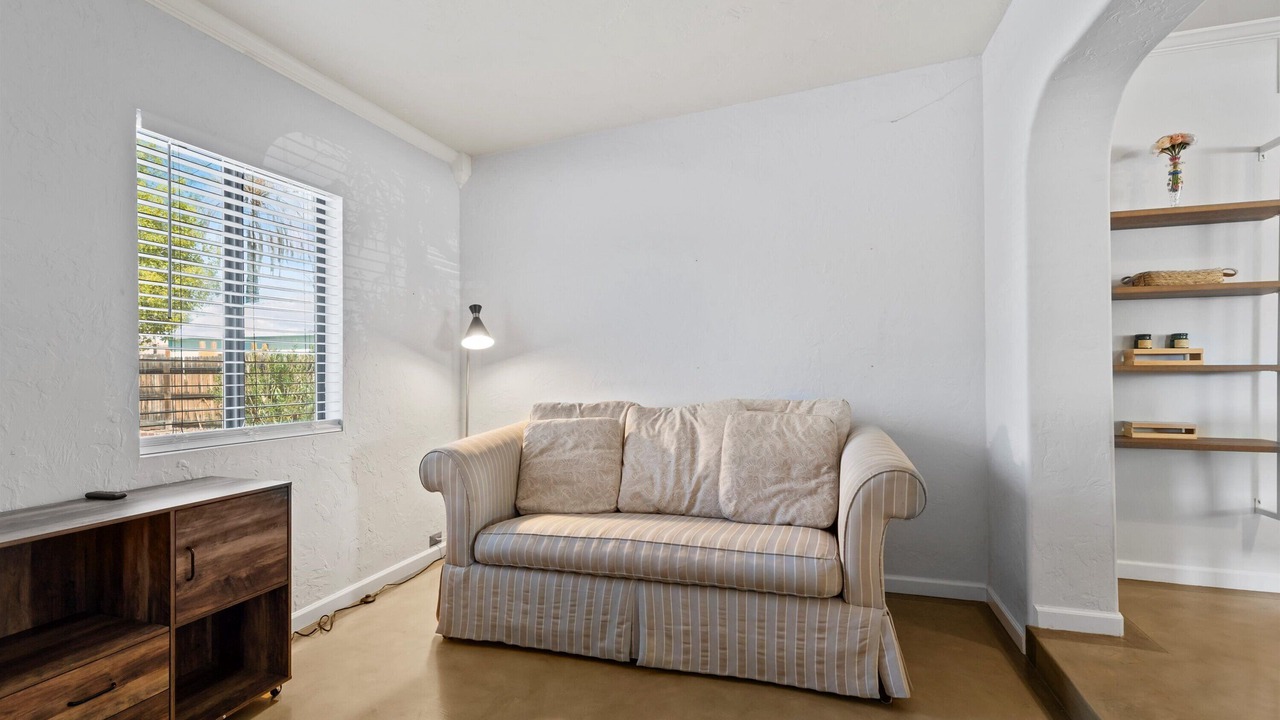 Photo of Livingroom in Sam Hughes