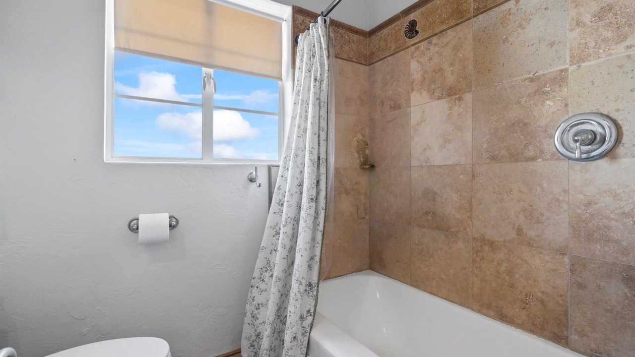 Photo of Bathroom in Sam Hughes