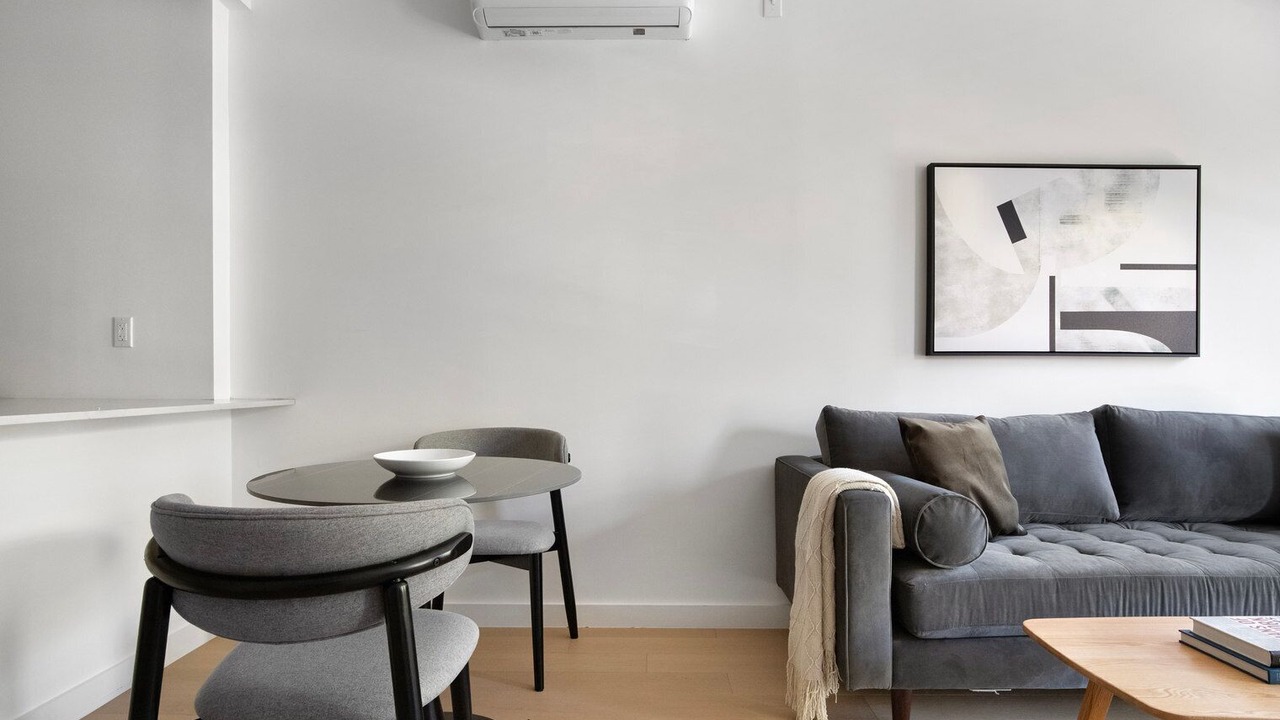 Photo of Livingroom in Greenpoint