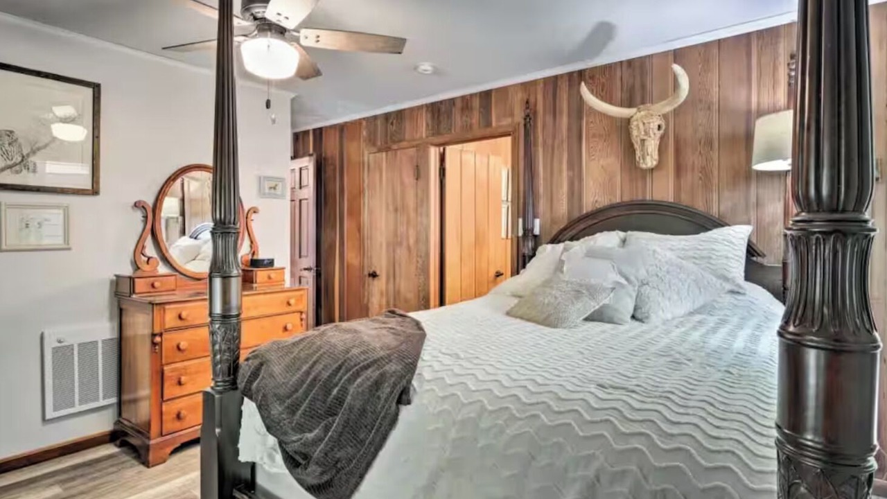 Photo of Bedroom in Interlochen