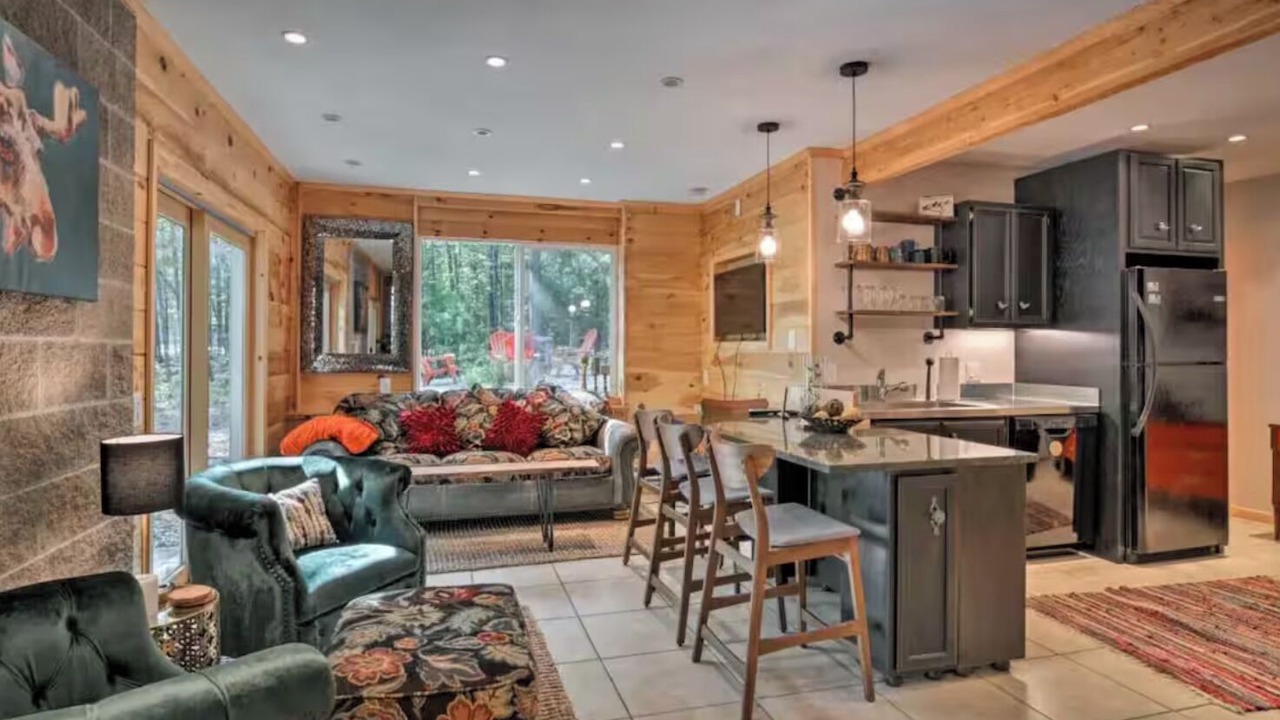 Photo of Livingroom in Interlochen