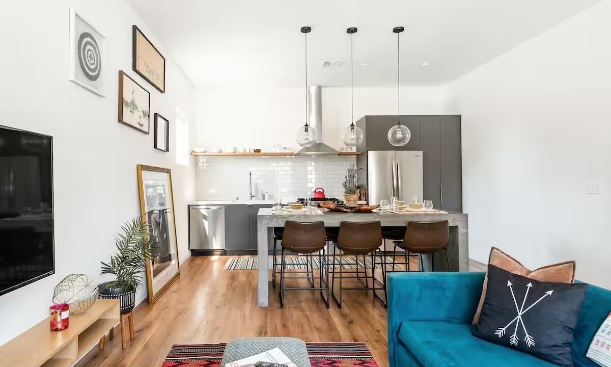 Photo of Livingroom in Circle Area