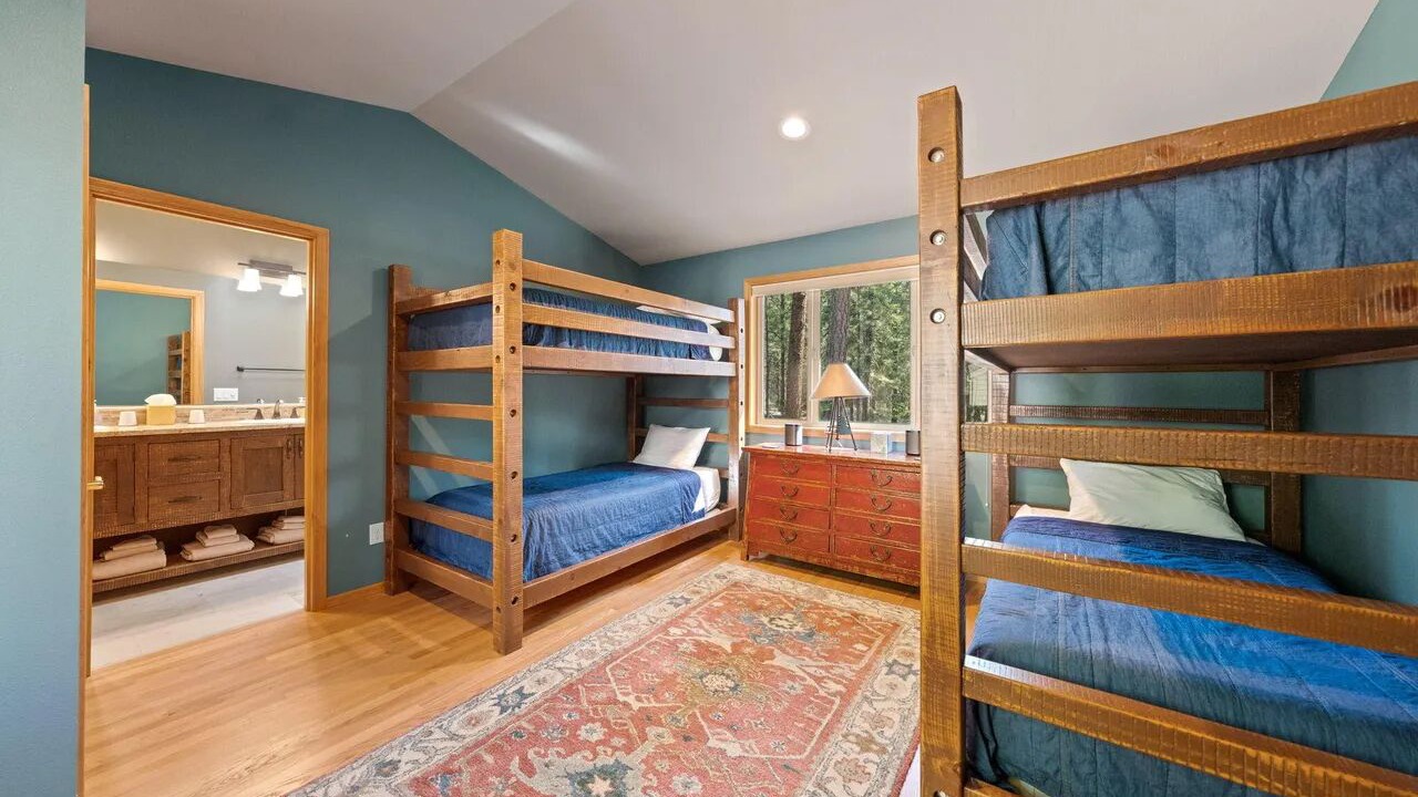 Photo of Bedroom in Black Butte Ranch