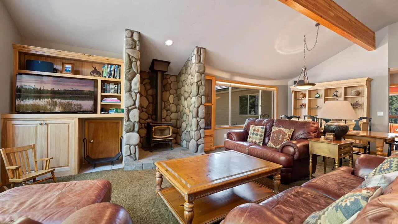 Photo of Livingroom in Black Butte Ranch