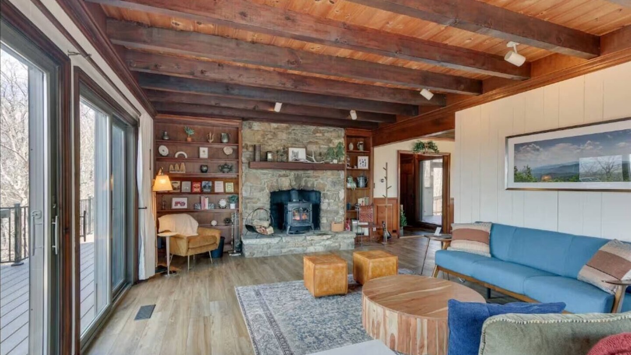 Photo of Livingroom in Front Royal
