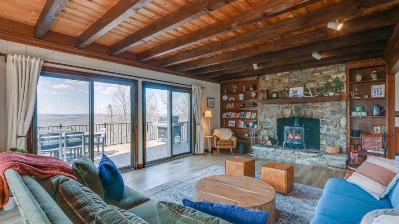 Photo of Livingroom in Front Royal