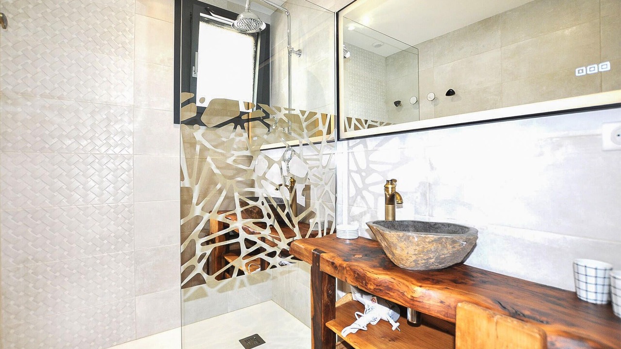 Photo of Bathroom in Angoustrine