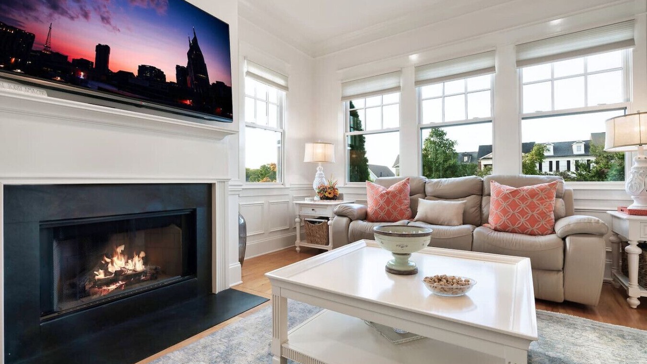 Photo of Livingroom in Thompson's Station