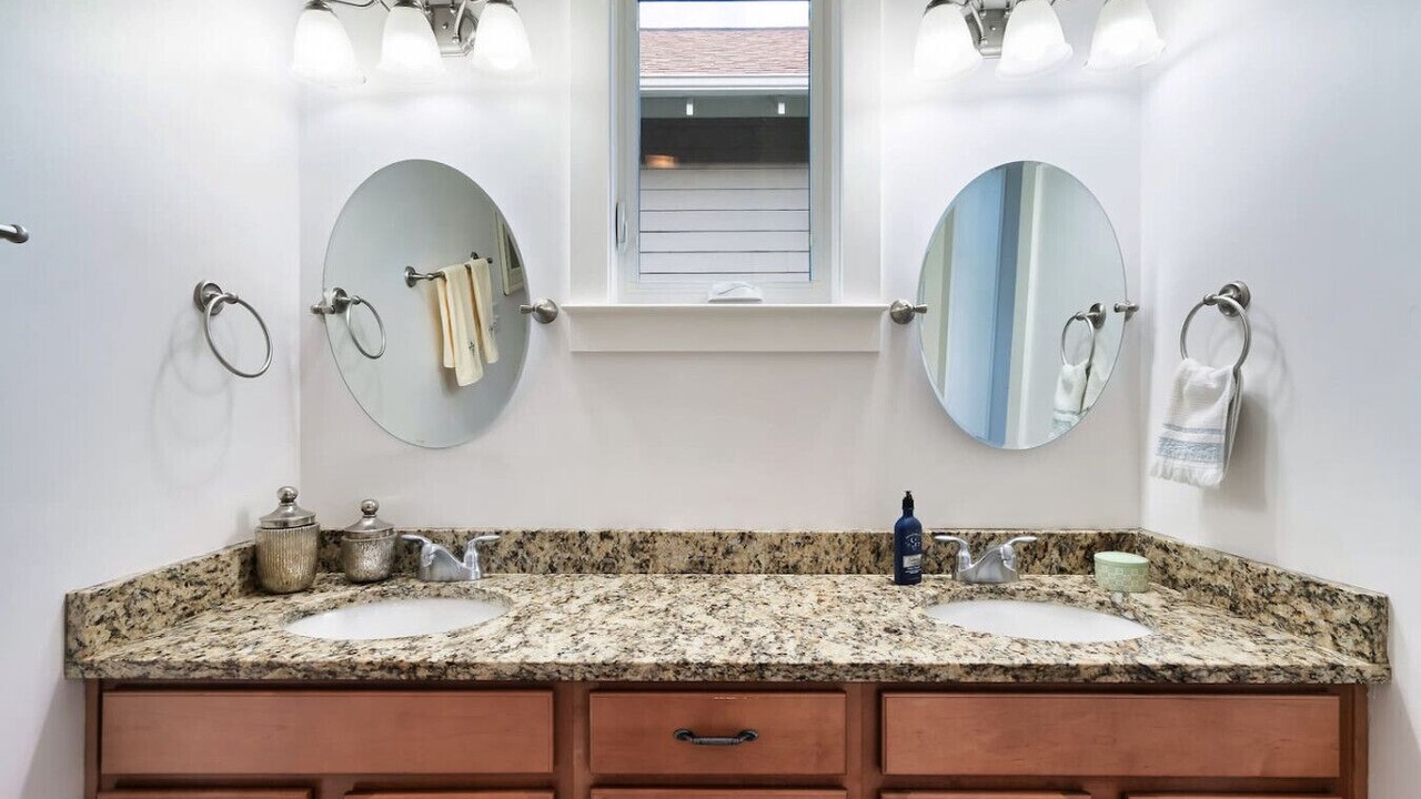 Photo of Bathroom in Thompson's Station