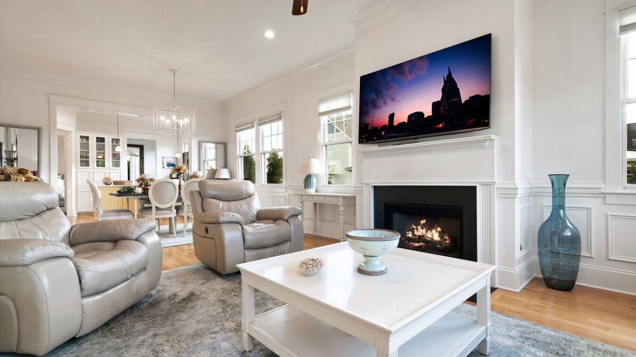 Photo of Livingroom in Thompson's Station