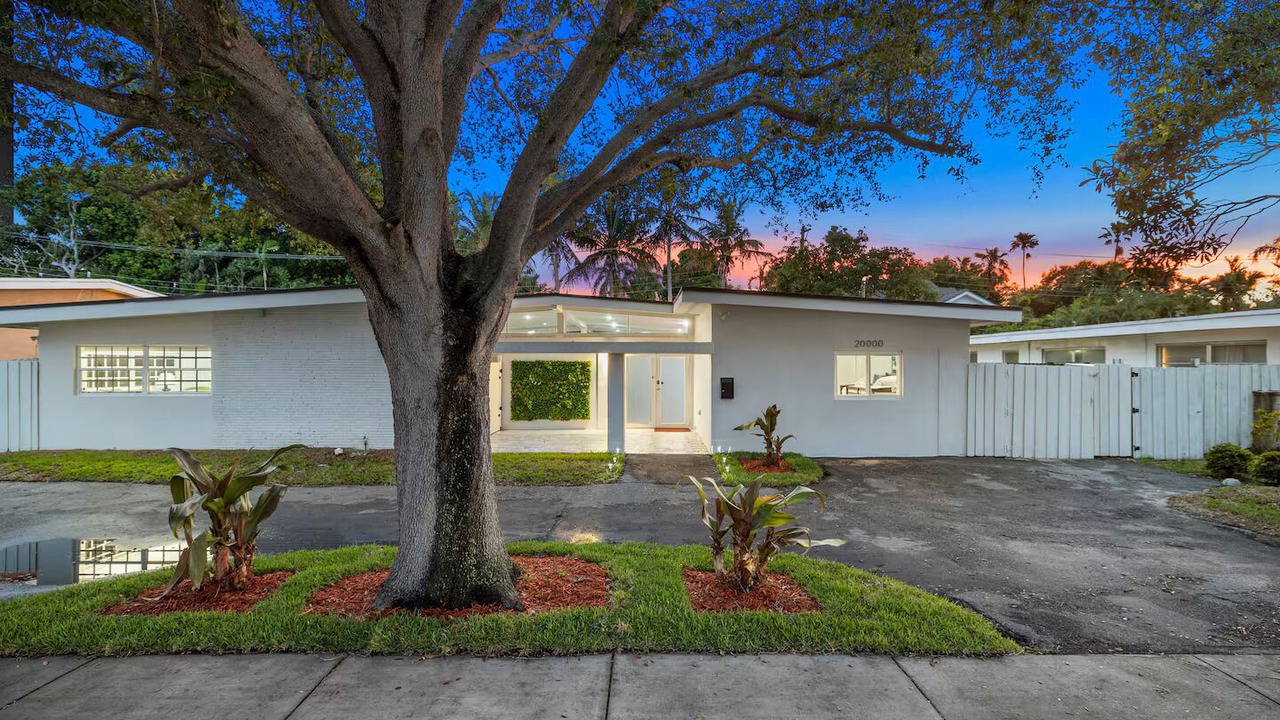Photo of Outdoor in North Miami Beach
